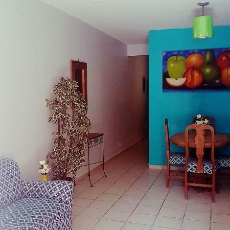 Hotel Y Suites Los Alcatraces 莱昂 外观 照片
