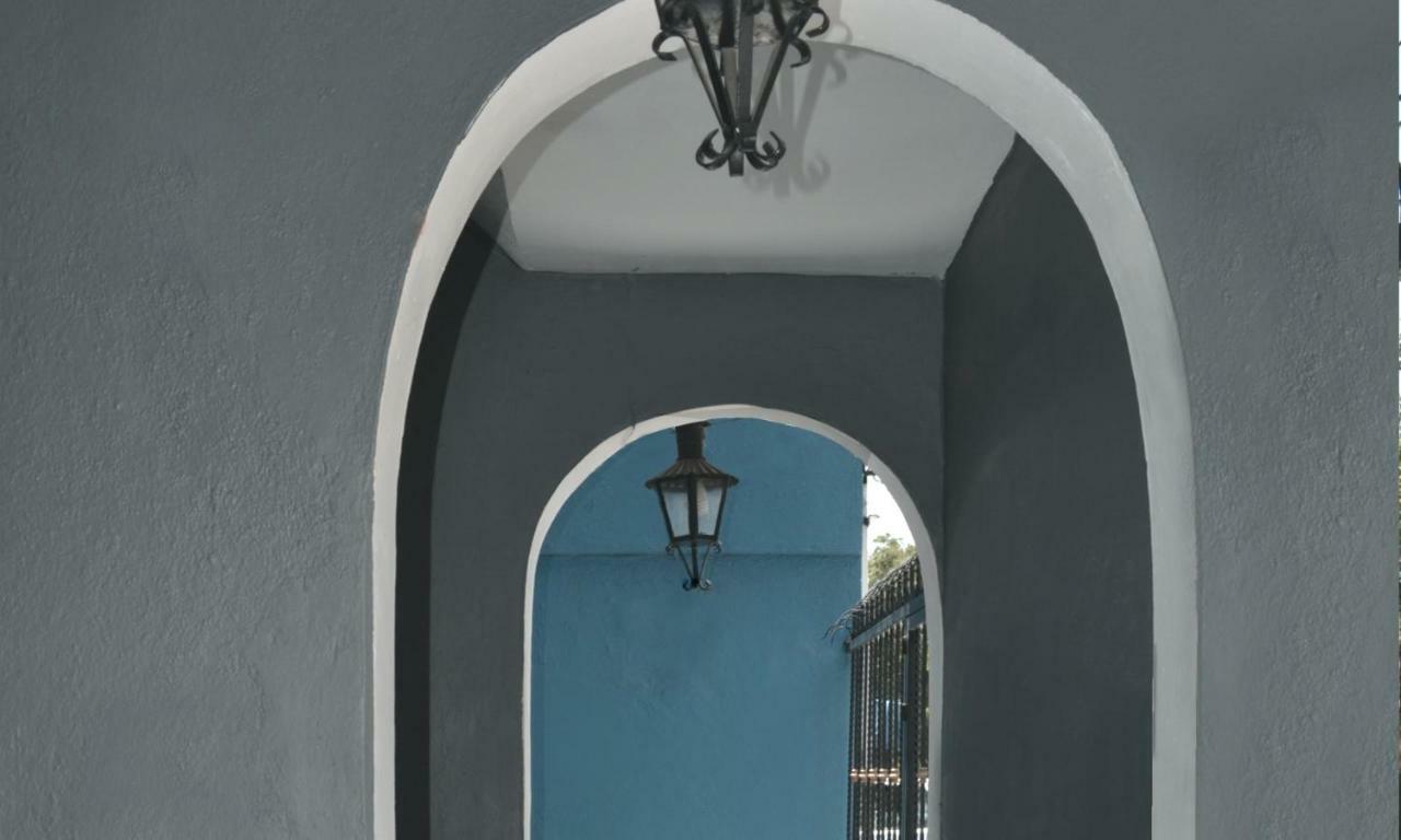 Hotel Y Suites Los Alcatraces 莱昂 外观 照片
